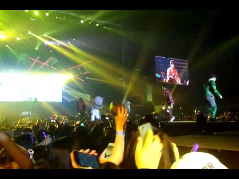 [FanCam] 131024 Super Show 5 Manila - Wonder Boy (Superheroes)