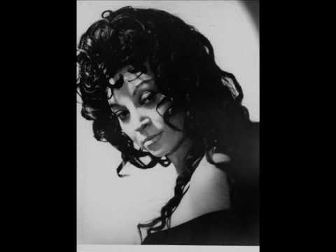 ELENA CERNEI mezzosoprano - Bizet CARMEN En vain pour éviter - sang in Romanian