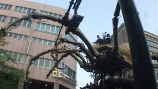 preview picture of video 'La Machine -Giant Spiders- in Yokohama / Apr.19,2009'