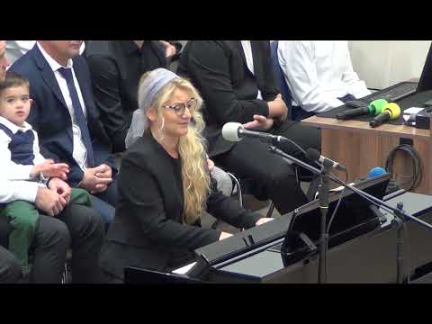 CAND  GLASUL  DOMNULUI  TE  CHEAMA  CANTARE  CRESTINA