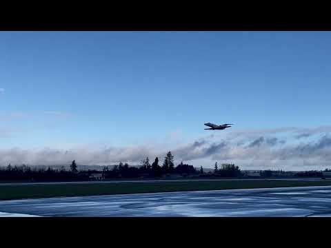 Cessna Citation CJ4 departing Aurora, OR Base