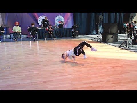 bgirl Movara vs bgirl Candy - брейкданс чемпионат г.Москва