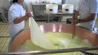preview picture of video 'Making Parmigiano Reggiano Part 1 of 9'