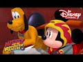 Mickey and the Roadster Racers | Mickey & Pluto redden een puppy | Disney Channel NL