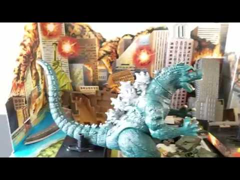 Vintage 1994 Godzilla Attacks NY Giant Playset