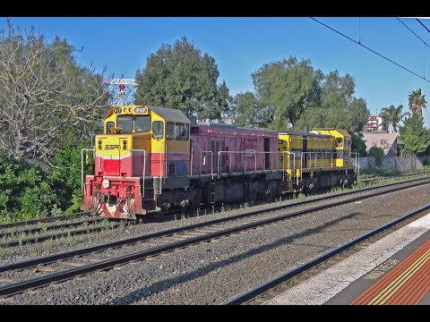 THE AFTERNOON RUSH LOCOMOTIVE HAULED at Middle Footscray Train Station Part 2