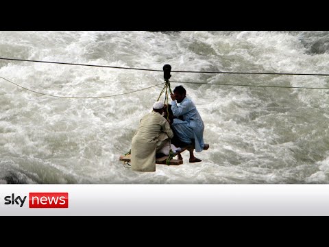 Pakistan floods: Doctors warn of waterborne diseases
