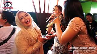 Download lagu Ibu hajat Berjoged Seru ! ! ! Rusdy Oyag Percussion ll Rayungan (Live Cicadas) mp3