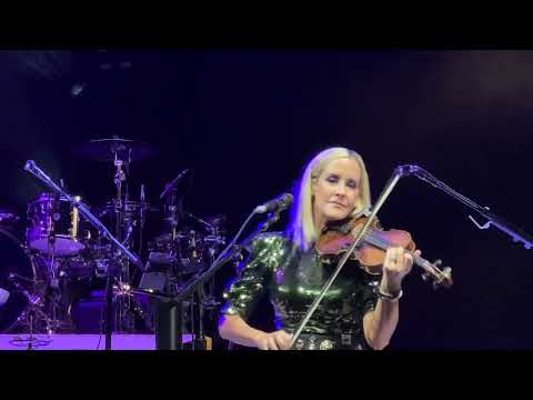 The Chicks - Cowboy Take Me Away - Live In Toronto 2023