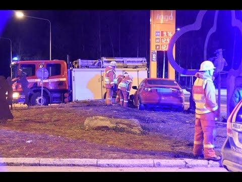 161001 Kilafors: Misstänkt rattfyllerist körde upp i rondell