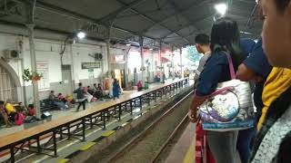 preview picture of video 'KRL masuk stasiun Rangkasbitung'