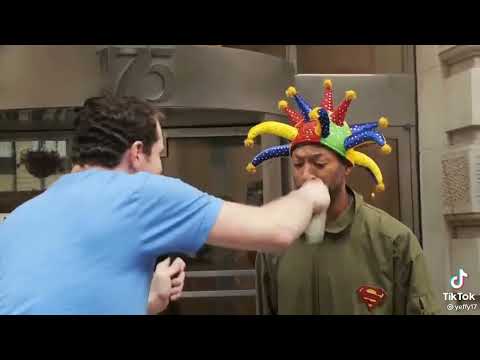 name a celebrity you hate... Jake Gyllenhaal