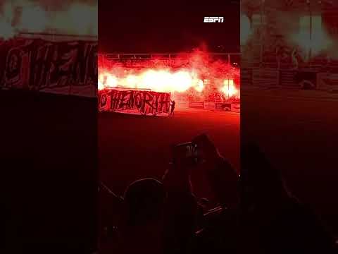 Ook bij VV Katwijk maken ze een waar spektakel van de opkomst!🤩