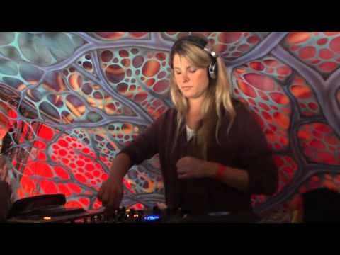 Tune Raider vs Rosa Ventura - Mozamboogy Festival 2012