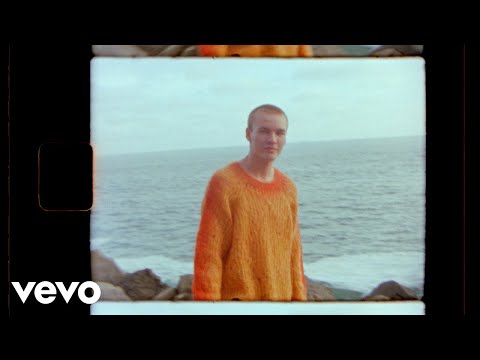 MASN - Strawberry Huracan (Lyric Video)