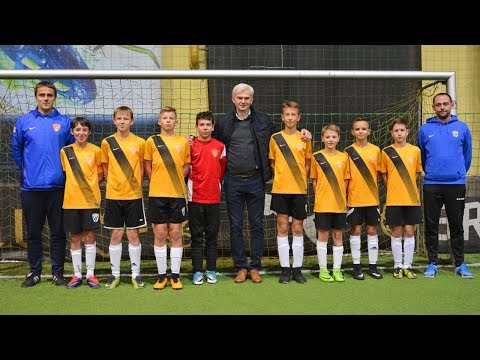 VARSOVIA 2005 - BÓBR TŁUSZCZ 9:0 - I TURNIEJ JUNIORÓW O PUCHAR STOWARZYSZENIA "DAJ SZANSĘ"