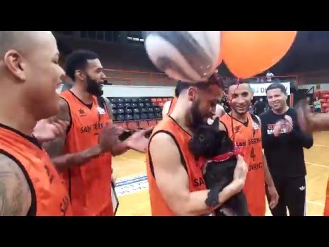 Sorpresa de cumpleaños a Raymond Cintrón