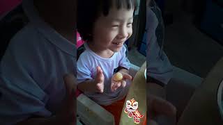 马来西亚小孩做年饼 新年歌背景