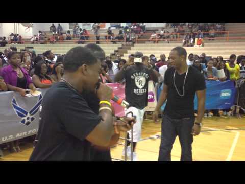 RAY LAVENDER @DAREALRAYL & AKON (BTS) - @DAREALRAYL BET COLLEGE TOUR - FLORIDA MEMORIAL UNIVERSITY