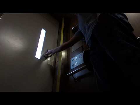 EPIC!!! DEVE Holeless Hydraulic Elevator @ Österväg 12, Visby, Goland, Sweden.