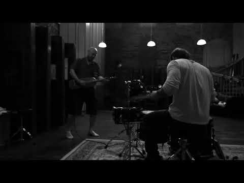 Bond & Loup Barrow // studio impro