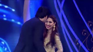 Mahira Khan Dance with Shahrukh khan (Pakistani)