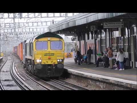 Freight trains at Didcot parkway Swindon & Keynsham 30th August 2017