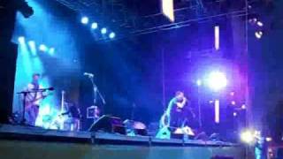 Donots - Up Song live @ schlossgrabenfest in darmstadt 2009