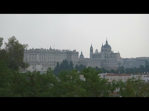 Video Thumbnail: Smoke obscures Madrid skyline as wildfire threatens Spanish capital | AFP