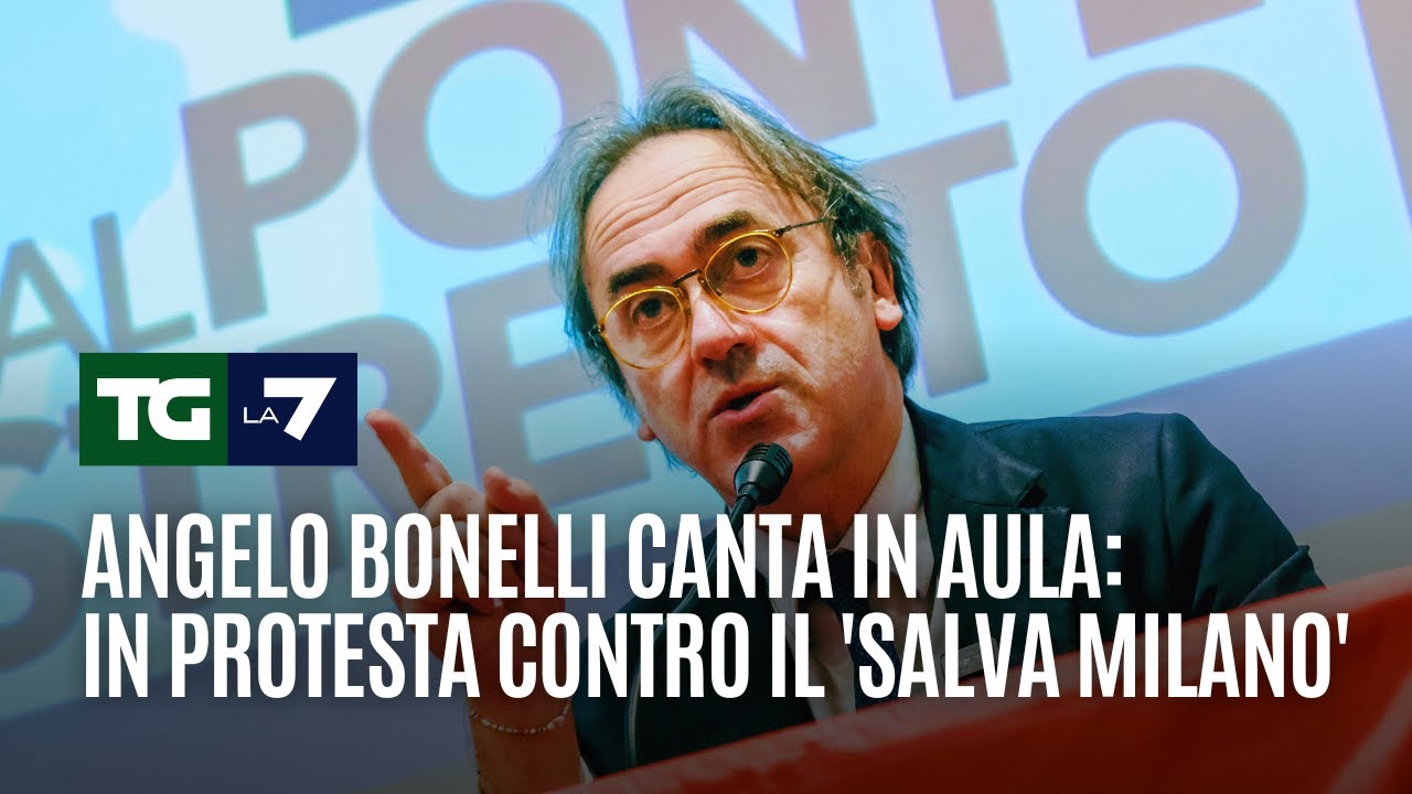 Angelo Bonelli canta in Aula, in protesta contro il 'Salva Milano'