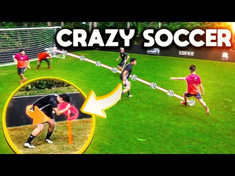 CRAZY SOCCER!! *JOGAR FUTEBOL TONTO É MUITO DIFICIL* (CAIO vs VITOR)