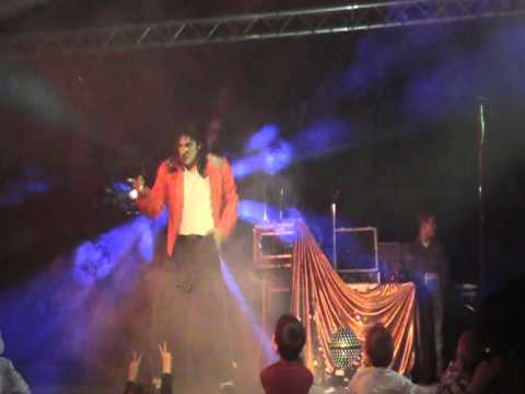 Laurent Jackson(sosie Michael Jackson)