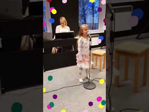 Sofia laulab Triinu ja Täpid (Pajusaar)