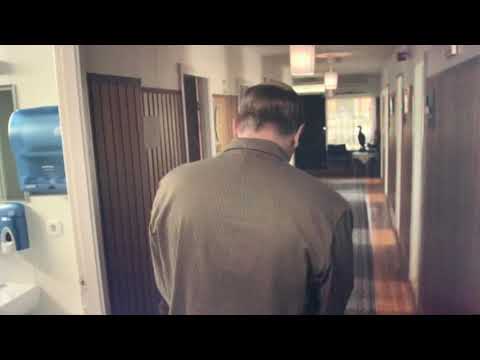 Víglundur að skamma Georg fyrir að brjóta Óðinn niður