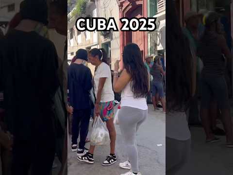 Esto es LO QUE VES cuando CAMINAS las Calles de La Habana Cuba en 2025