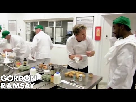 Dangerous Prisoners Making Cupcakes | Gordon Behind Bars