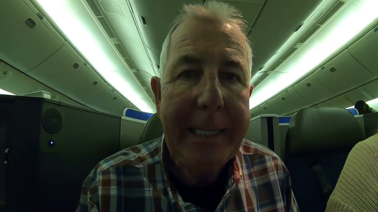 United Airlines Polaris Lounge