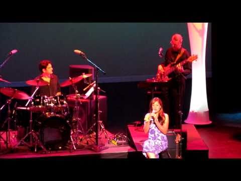 Raiatea Helm  - Hawaiian Music (Maui live 3.5.11)