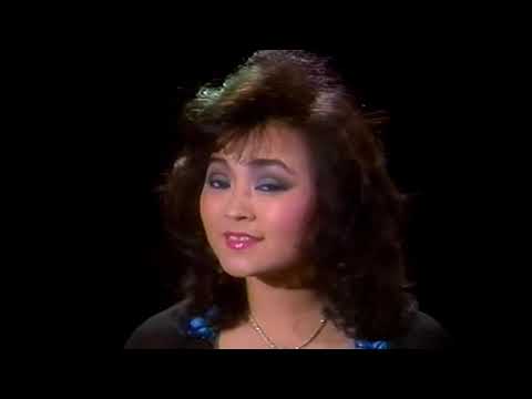 Thể hiện bởi Hương Lan