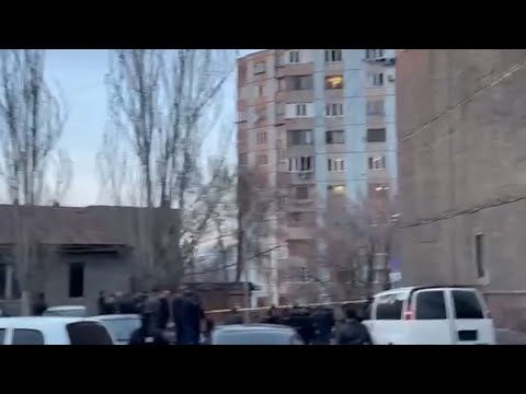 ԱԱԾ հատուկ ջոկատայինները վնասազերծեցին նռնակով զինված տղամարդուն