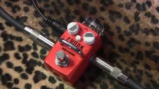 Video thumbnail for Hotone Audio CHUNK high gain micro overdrive distortion pedal by gearmanndude