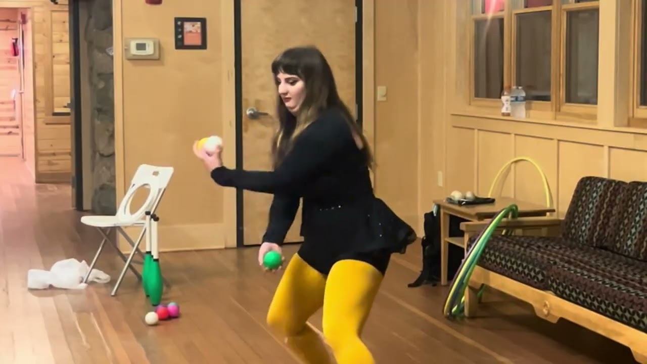 Promotional video thumbnail 1 for That Juggling Girl