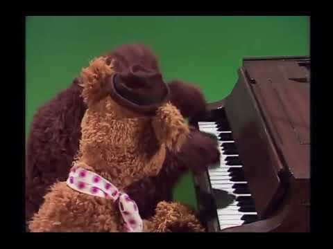 The Muppet Show - 218: Jaye P. Morgan - UK Spot: “English Country Garden” (1978)