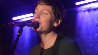 Allo Darlin&#39; - Wonderland (Live in Cambridge)