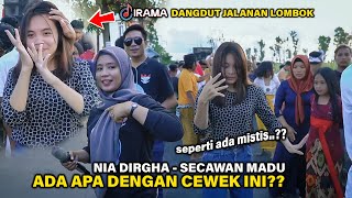 Download lagu GADIS CANTIK BERJOGET SEPANJANG JALAN MENGIKUTI IRAMA KOPLO CAK FARID DI LAGU SECAWAN MADU mp3