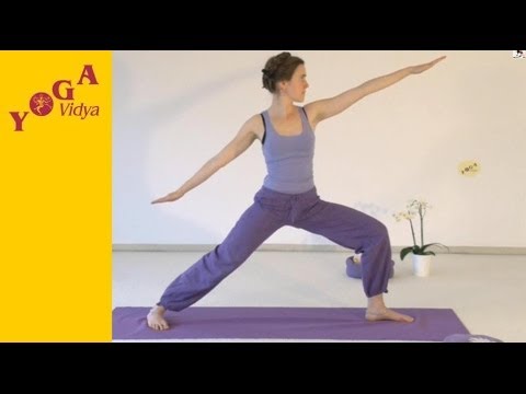 Fortgeschrittene Yogastunde mit Affirmationen