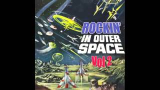 Invaders from Outer Space - Alan Smithee