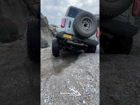 Ford Bronco Using Rear and Front Diff locks.