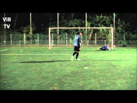 De penalty van TVC Breda-spits Tyrone Zschusschen (VOETBALinBREDA.nl)