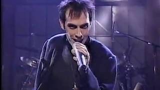 Peter Murphy flips off Dennis Miller for comparing him to Ed Grimley 4-22-92